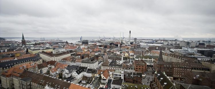 Stank. En ubehagelig lugt fra 15.000 ton træflis har de seneste par dage forpestet luften i Aarhus. 