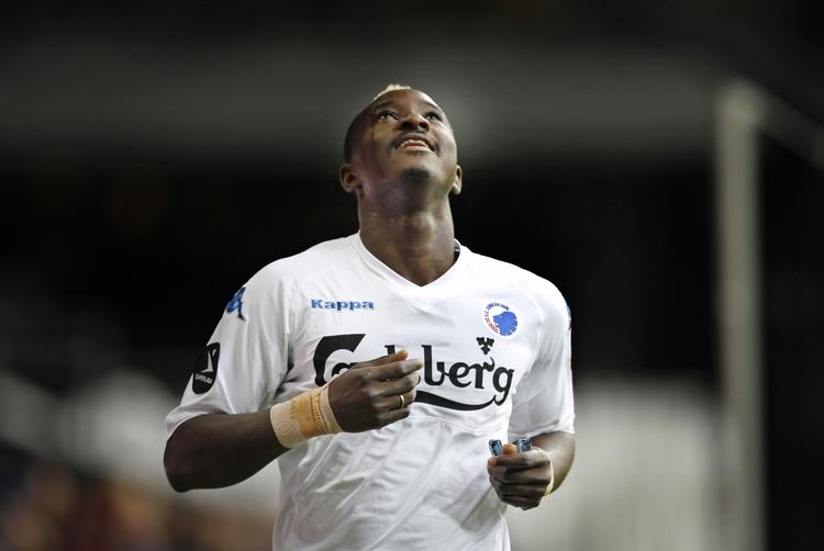 Populær. Senegalesiske Dame N'Doye er en eftertragtet herre. Det forstyrrer FCK's forberedelser til den nye sæson. 