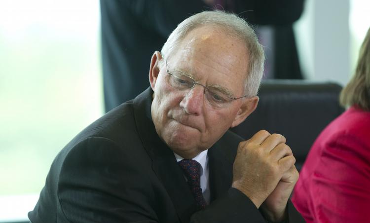 Finanspagt. Det bliver dyrt for Tyskland, hvis finanspagten ikke bliver implementeret, mener den tyske finansminister. 