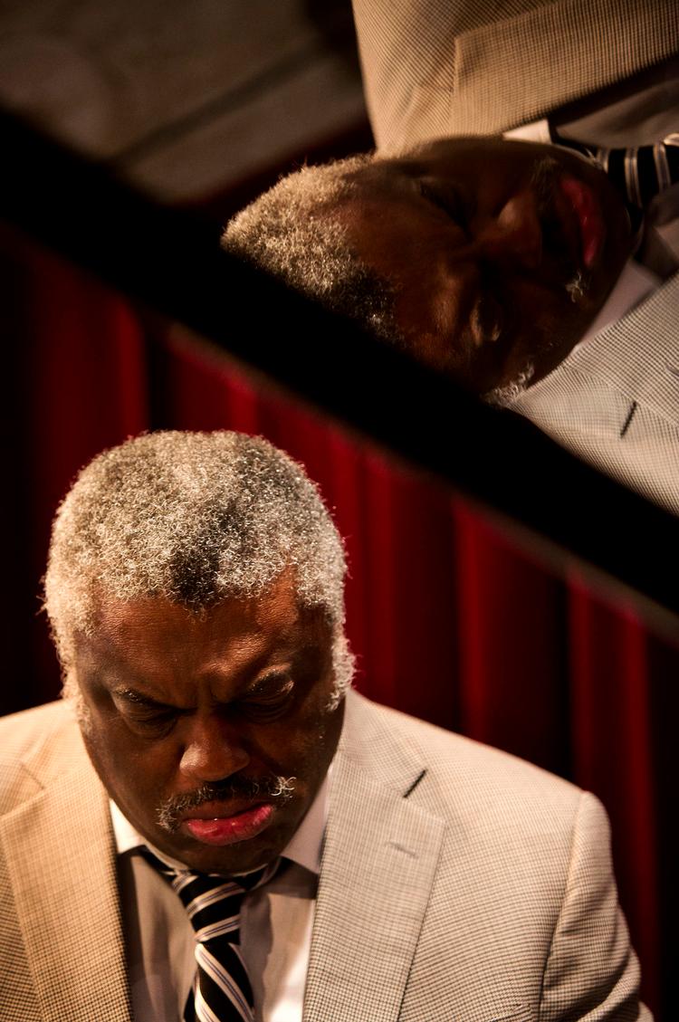 Høresans. Mulgrew Miller blev en bedre musiker ved at lytte til trommeslagerne Art Blakey og Tony Williams.