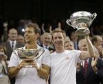Løchtes sejr ved Wimbledon var flot, men ikke en historisk præstation, mener eksperter. 