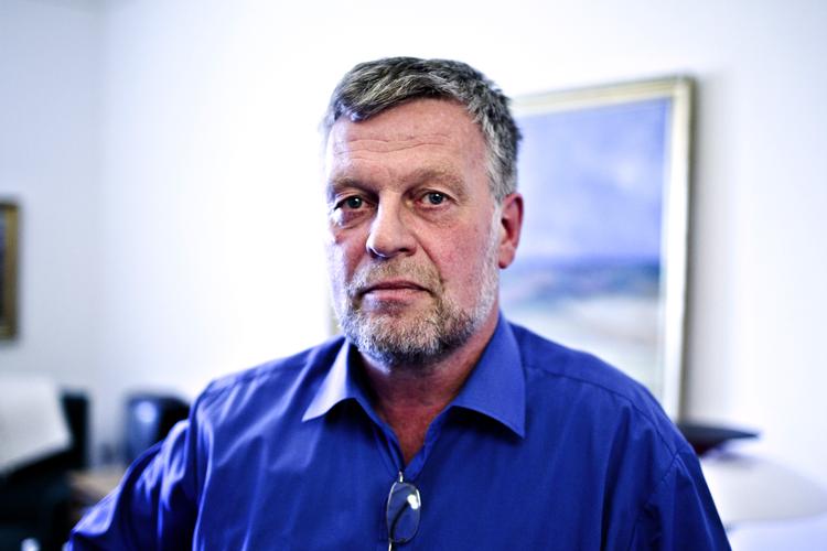 Karsten Nonbo.  »Det er snart blevet en industri at klynke, og jeg fatter ikke, at man er så sølle, at man begynder at snakke menneskerettigheder i den situation, fordi der er nogen, der sidder på en kold potte og får sig en kold numse«, sagde fødselaren i forbindelse med COP 15-demonstrationen. 