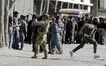 Afghanistan. En anonym Taleban-leder tager bladet fra munden og fortæller i et interview, hvordan inderkredsen ser sin rolle og sine muligheder i Afghanistan. 