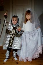 Bøsseangst. Balladen om 3-årige Herbert, der kan lide at gå i kjoler, viser, at det går den gale vej med det fordomsfri syn på børns kønsidentitet, skriver Ditte Giese. 