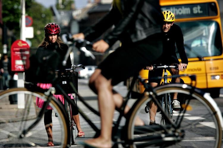 Afveje. Nu skal det være slut med omveje og afveje. Nu kan du finde den hurtigste cykelrute på Google Maps. 