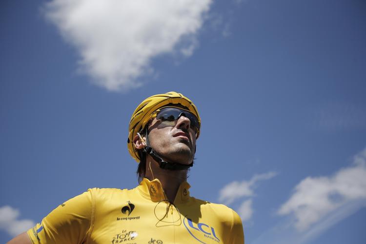 HURTIG. Fabian Cancellara nåede at vinde prologen og køre i gult, inden han forlod Tour de France. 