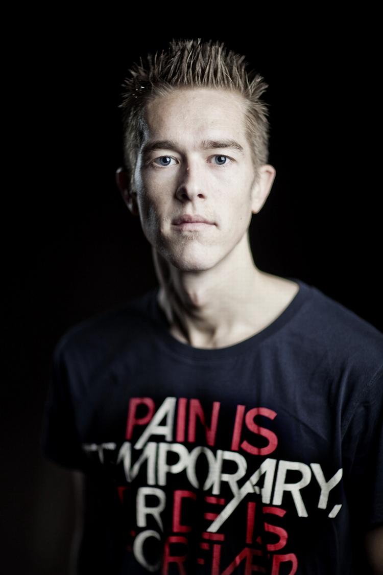 »Det er en kæmpe ære at bære OL-kollektionen under de olympiske lege. Det er også med til at minde en om, at man rent faktisk er en del af de olympiske lege«. 