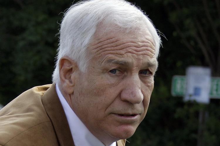Forbryder. Jerry Sandusky blev sidste år dømt 442 års fængsel for at have misbrugt mindste otte unge drenge over en periode på 15 år. 