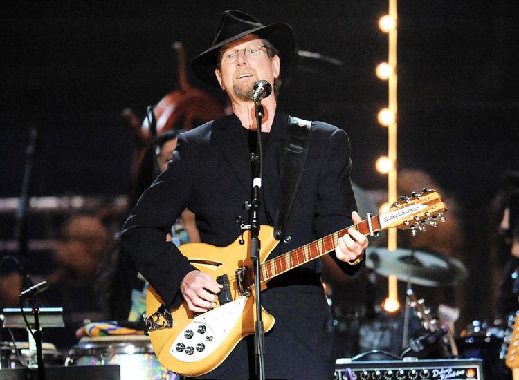 Velgørenhed. Roger McGuinn optræder i New York til fordel for rent vand i Hudson River. 