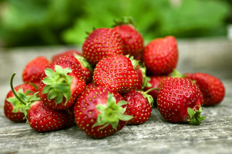 En tredjedel af tre undersøgte pesticider kunne vaskes af jordbær. 