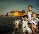 Reprise. Nikolaj Lie Kaas er vært på den traditionsrige 'Zulu Comedy Galla' i Operaen, hvor cremen af dansk komik sætter hinanden stævne. 