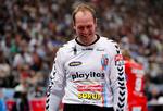 Uforstående. Kasper Hvidt afviser, at der skulle være problemer med ubetaling af løn i FC København 