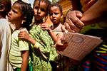 KONFLIKT. Flygtningebørn fra Mali venter på at blive vaccineret i Burkina Faso. 