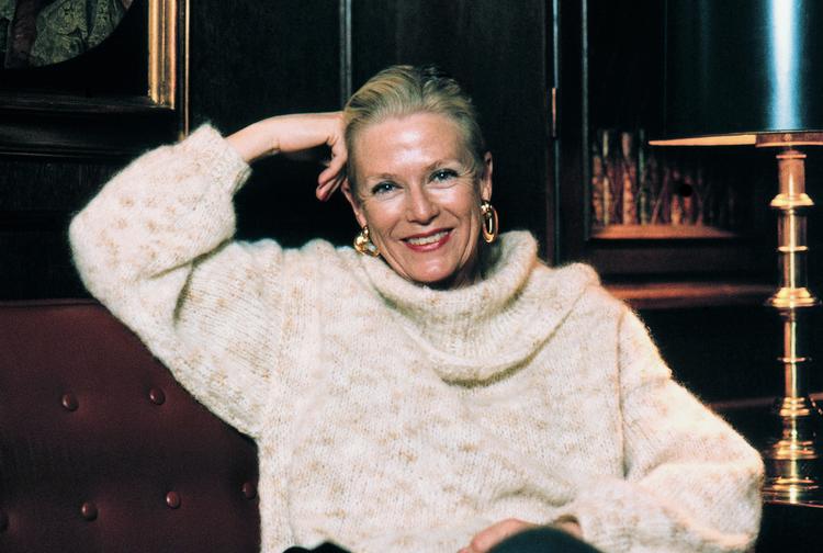 stjernestøv. Nina van Pallandts liv har været mere end almindeligt spektakulært. Hun klarede sig også fint efter opløsningen af duoen Nina og Frederik, en duo, der med udstråling, charme og velklingende sang fik en stor, international karriere. 