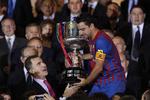 XAVI er vant til at løfte trofæer 
