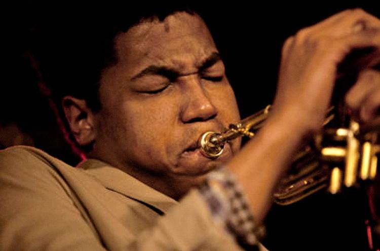 Engageret. Christian Scott er i sin musik inspireret af rytmer fra de sorte indianere fra New Orleans.