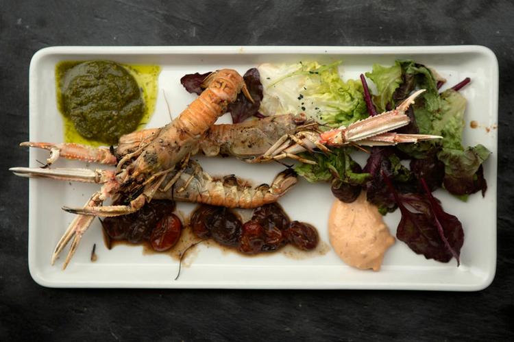 Jomfruhummer. De tre grillede jomfruhummere var  perfekt ramt i temperatur. 