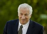 Forbryder. Jerry Sandusky blev sidste år dømt 442 års fængsel for at have misbrugt mindst otte unge drenge over en periode på 15 år. 