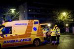 Udrykning. Første opringning til alarmcentralen sker klokken 4.16. Ambulancen ankommer klokken 5.15. 