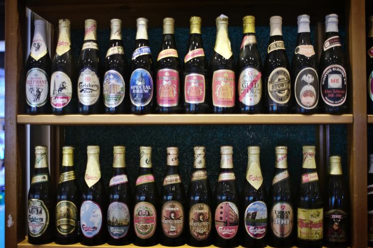 Kulturprodukt. Et flertal i EU mener, at alkoholholdige produkter er et 'kulturprodukt', som skal nydes, og derfor behøver det ikke fremgå af flasken, hvilken vin eller øl, der er sundest. 