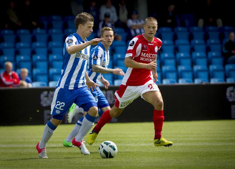 NEDERLAG. Jesper Lange og de øvrige Esbjerg-folk kunne ikke modstå presset fra Silkeborg til sidst. 