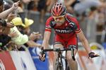 UHELDIG. Cadel Evans var en af de mange ryttere, der punkterede på vej op ad 14. etapes sidste bjerg. 
