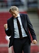 Pyha. Ariël Jacobs var vred i pausen, hvor intet med hans egne ord fungerede for holdet. Selv om holdet var bagud 2-0 vandt de alligevel 4-2 over FC Midtjylland. 