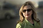 Velkomst. Den amerikanske udenrigsminister Hillary Clinton blev overdænget med sko og tomater, da hun besøgte Egypten. 