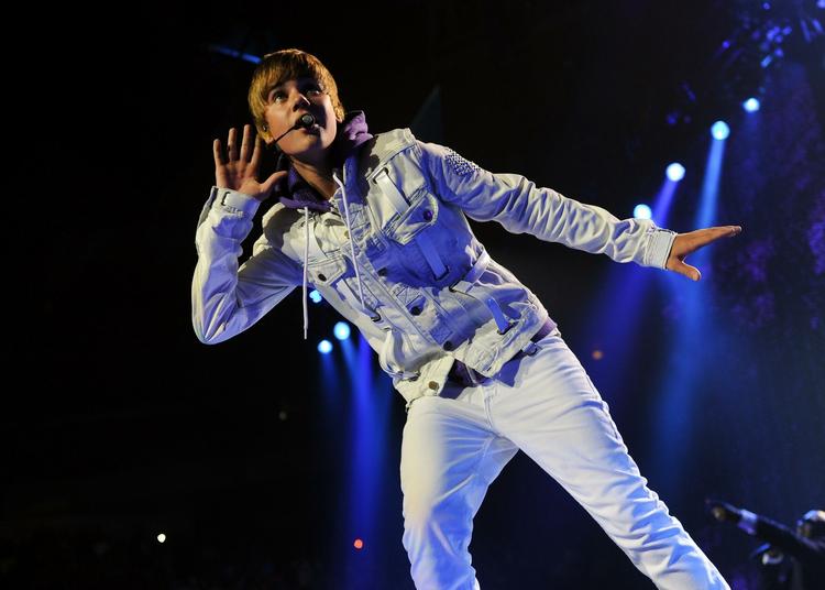 Stjerne. Justin Bieber er vant til at spille for mange mennesker. Her er fænomenet foreviget ved en koncert i Madison Square Garden i New York. 