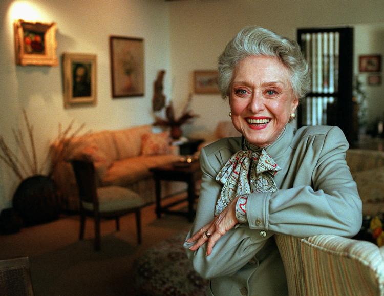 Stjerne. Celeste Holm var i sine unge dage et stort navn i Hollywood og på Broadway. I de sidste år af sit liv kæmpede hun dog med økonomiske vanskeligheder og stridigheder med sine sønner. 