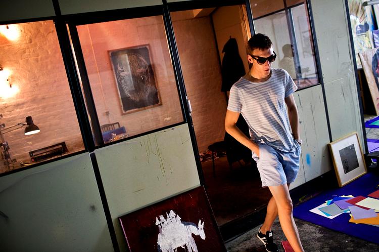 Lykke. Frederik Næblerød kom endelig ind på Kunstakademiet. Forude venter slidsomme år uden garanti for fast indtægt. Foto: Per Folkver