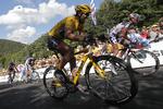 Historie. Fabian Cancellara og Riis-holdet kørte hver sin vej i slutningen af 2010. 