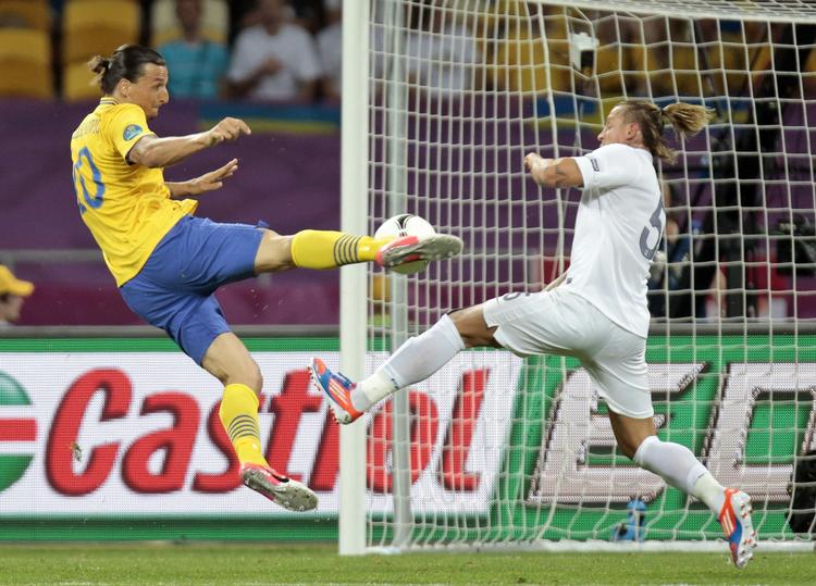 Kasse. Zlatan Ibrahimovic scorede et af EM's bedste mål, da han hamrede bolden i nettet mod Frankrig. I den nye sæson får han muligheden for at sænke mange franske hold. 