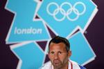 Kaptajnen. Det fælles britiske fodboldhold ledes på banen mod Senegal, FA Emirater og Uruguay af Manchester United-legende Ryan Giggs. 