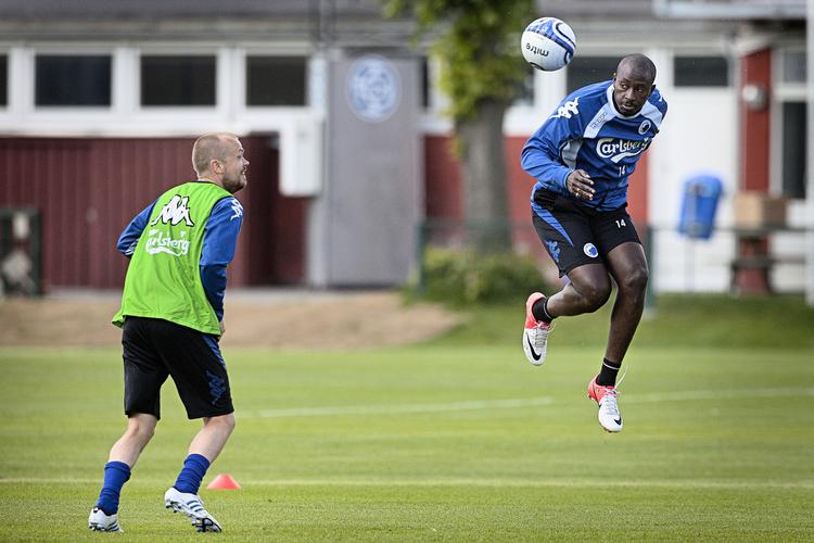 Hot. Angriberen er et varmt navn på transfermarkedet, men er endnu ikke solgt. Derfor forlanger FCK, at han holder fokus. 