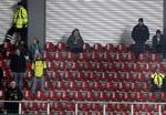 TOMT. Der kommer ikke til at være mange fans i Brøndbytrøjer, når Brøndby to gange i løbet af sensommeren og efteråret gæster Parken og FCK. 