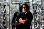 Dystert. Christian Bale spiller igen den kappeklædte hævner i afslutningen på instruktøren Christopher Nolans Batman-trilogi. 