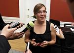 OMSKÆRING. Folketingets sundhedsudvalg har sendt en forespørgsel til sundhedsminister Astrid Krag (SF) for at finde ud af, om der er »tilstrækkeligt sundhedsfagligt tilsyn« ved de religiøse omskæringer. 