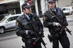 Sikkerhed. Politiet i Norge tager ingen chancer med sikkerheden, når titusindvis af nordmænd på søndag samles på torve og i kirker for at mindes ofrene fra Utøya. 