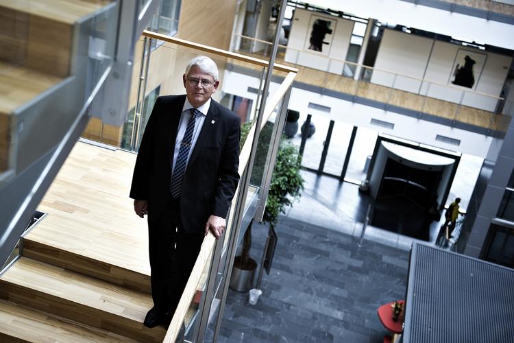 Truet. »Man skal passe på ikke – ud fra hvad forskere siger – at sætte en dagsorden, der i sig kan skabe en nedadgående spiral«, siger S-borgmester Erik Nielsen. 