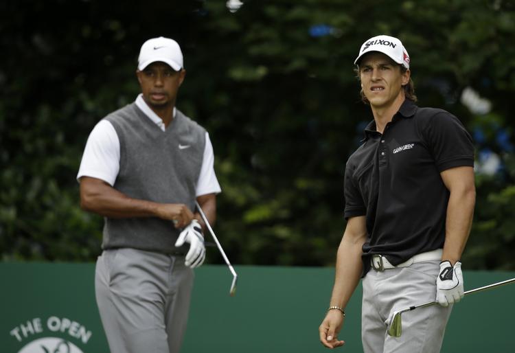 Både Thorbjørn Olesen og Tiger Woods sænkede bolden i fire slag og præsterede dermed en birdie på syvende hul. 