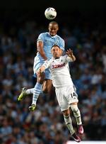 Mååål. Stephen Dobbie scorede tre gange mod den walisiske amatørklub. 