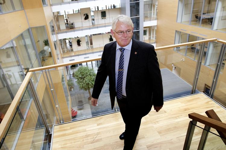 Farezonen. KL-formand og borgmester Erik Nielsen anerkender, at S vil have et ordentligt arbejde foran sig med kommunalvalget. 