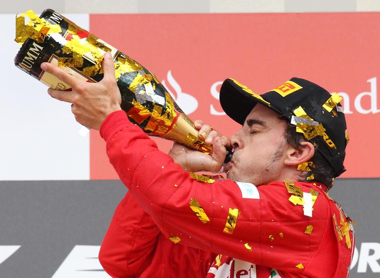Halvvejs. Efter 10 af 20 løb fører Alonso med hhv. 34 og 36 point ned til Webber og Vettel. 