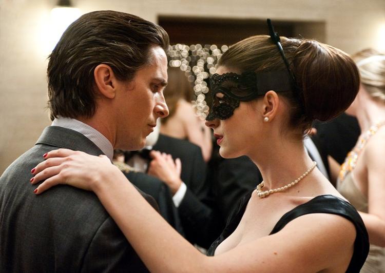 Succes. Rigtig mange biografgængere vil gerne se Christian Bale som Batman/Bruce Wayne og Anne Hathaway som Catwoman. 