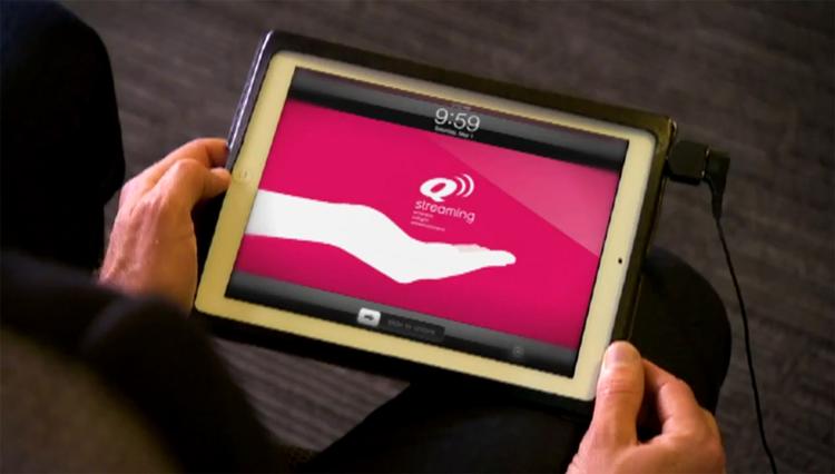 TIDSFORDRIV. Flyselskaber vil i stigende grad låne dig en iPad i stedet for at installere dyre og tunge underholdningssystemer i flyene. Det kan de nemlig spare mange penge ved. 