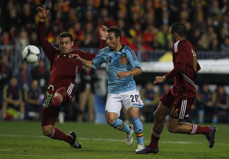 PENGEMANGEL. Santi Cazorla er en af de Malaga-spillere, som mangler at få udbetalt sin løn- 
