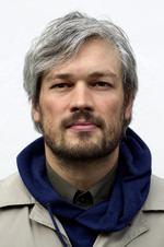 Svar. Det er mandschauvinistisk, at Thomas Fleurquin opfordrede en kvindelig journalist til at få en orgasme i stedet for at svare på de spørgsmål, journalisten stillede. Det mener Eva Parum, professor i strategisk kommunikation. 