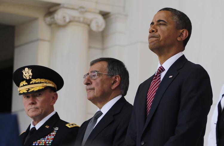 Militært. Den amerikanske militærtop er samlet - fra højre 'commander in chief' Barack Obama, forsvarsminister Leon Panetta og General Martin Dempsey. Hvis du spørger dem til 'Lily Pads', vil de ikke sige noget. 