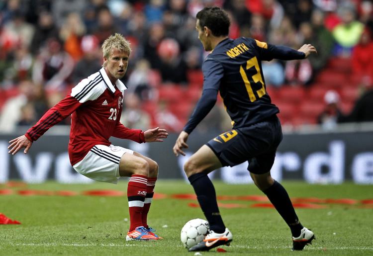 Videre. Tobias Mikklesen (t.v.) har spillet 6 A-landskampe. 